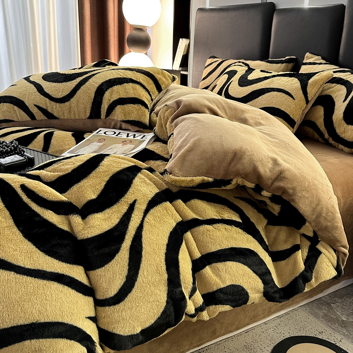 91家纺网 家纺一手货源 找家纺 栩裕纺织 2026新款高克重兔毛四件套-美拉德系列（提供买家秀） 美拉德-斑马纹咖