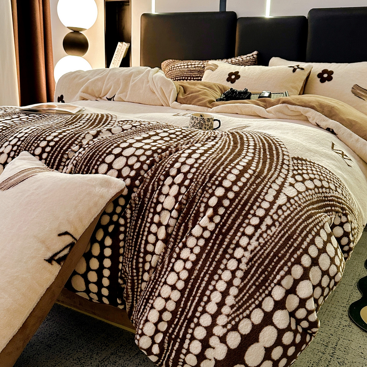 91家纺网 家纺一手货源 找家纺 栩裕纺织 2026新款高克重兔毛四件套-美拉德系列（提供买家秀） 美拉德-L大牌风米白