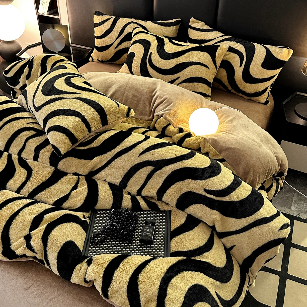 91家纺网 家纺一手货源 找家纺 栩裕纺织 2026新款高克重兔毛四件套-美拉德系列（提供买家秀） 美拉德-斑马纹咖