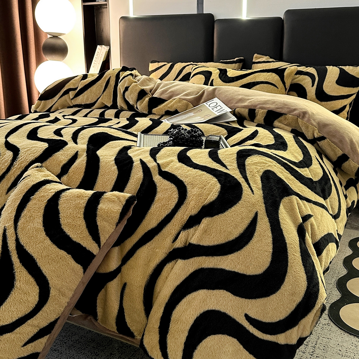 91家纺网 家纺一手货源 找家纺 栩裕纺织 2026新款高克重兔毛四件套-美拉德系列（提供买家秀） 美拉德-斑马纹咖