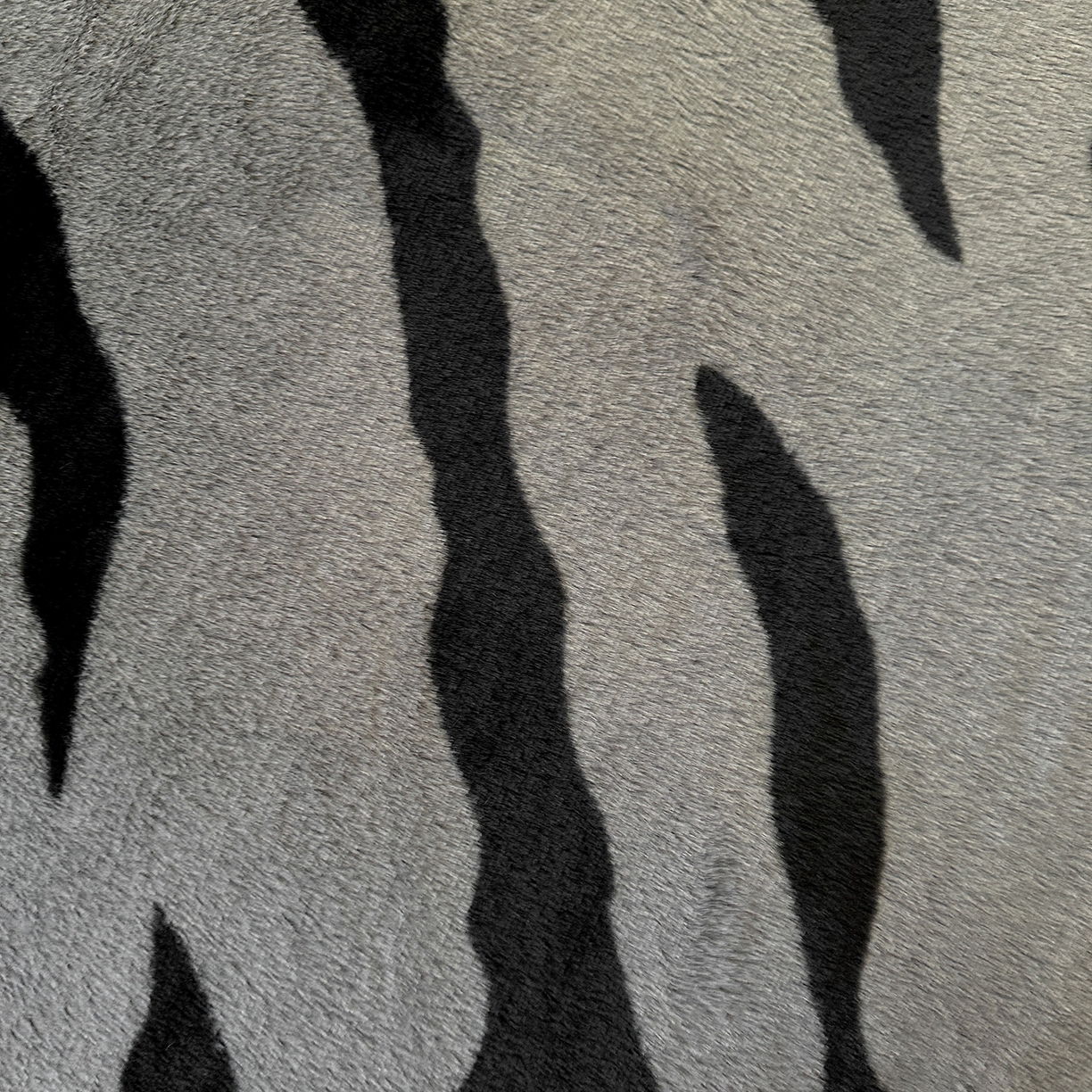 91家纺网 家纺一手货源 找家纺 栩裕纺织 2026新款高克重兔毛四件套-美拉德系列（提供买家秀） 美拉德-斑马纹灰