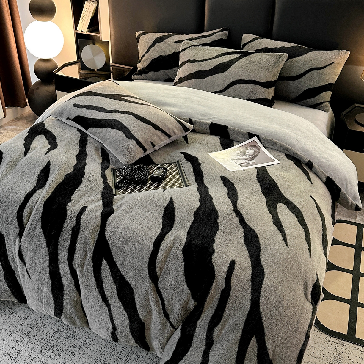 91家纺网 家纺一手货源 找家纺 栩裕纺织 2026新款高克重兔毛四件套-美拉德系列（提供买家秀） 美拉德-斑马纹灰