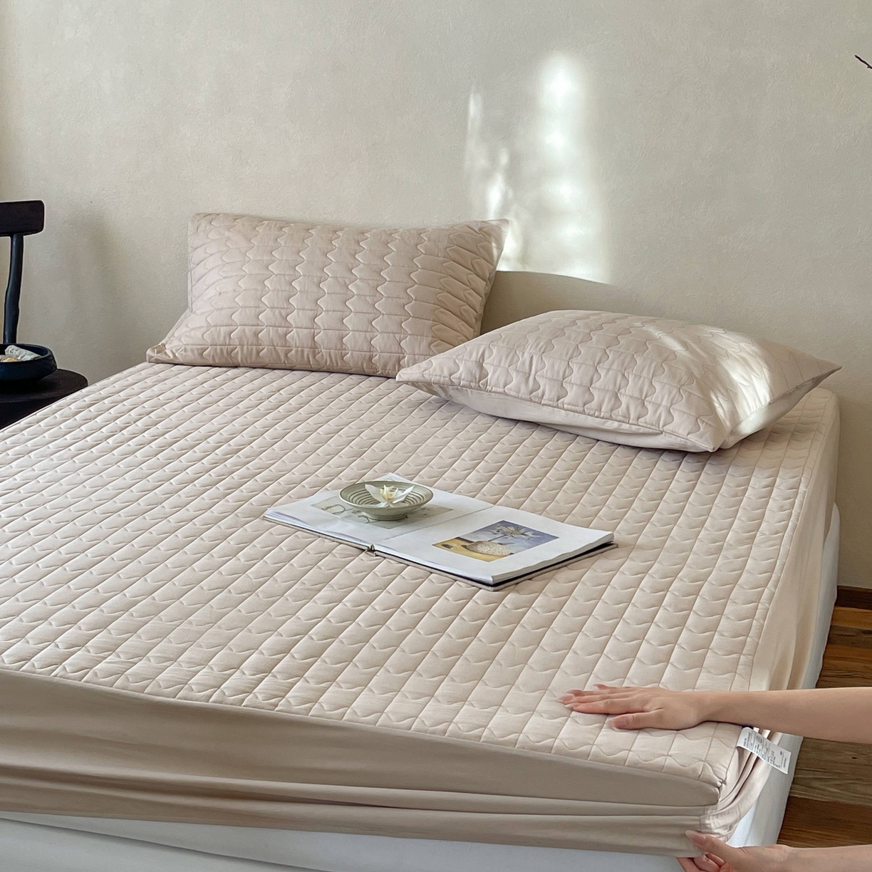 91家纺网 家纺一手货源 找家纺 （总）三味舒屋 2025新款简约全棉纯棉夹棉床笠单床笠床笠单件-珍妮系列（严控券后控价：券后128/148/158元）