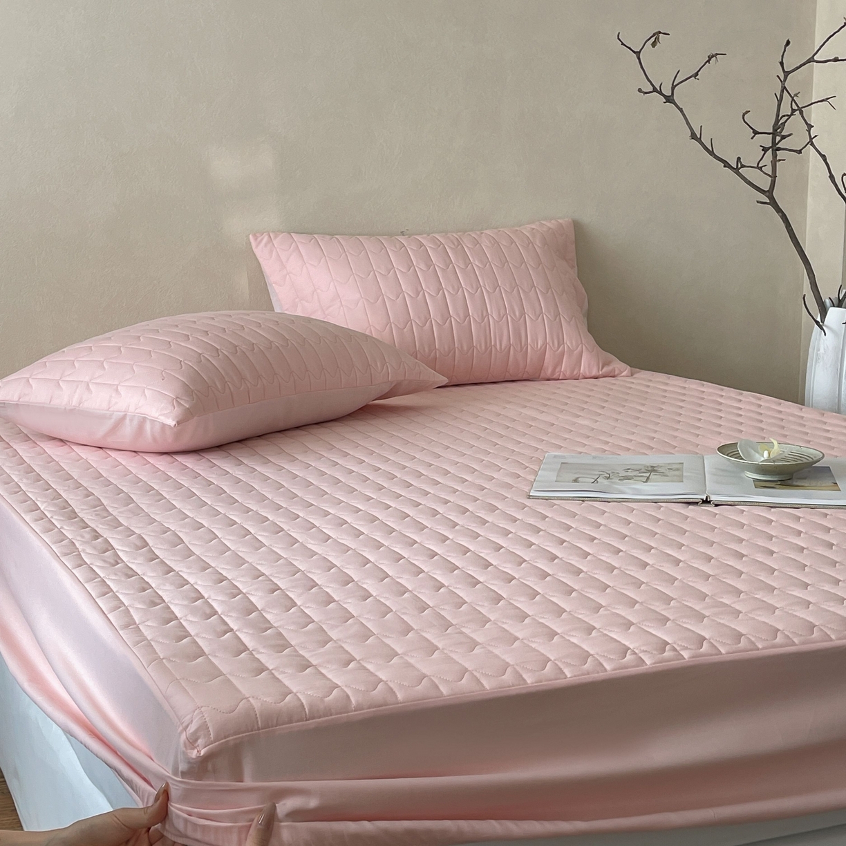 91家纺网 家纺一手货源 找家纺 三味舒屋 2025新款简约全棉纯棉夹棉床笠单床笠床笠单件-珍妮系列 珍妮粉