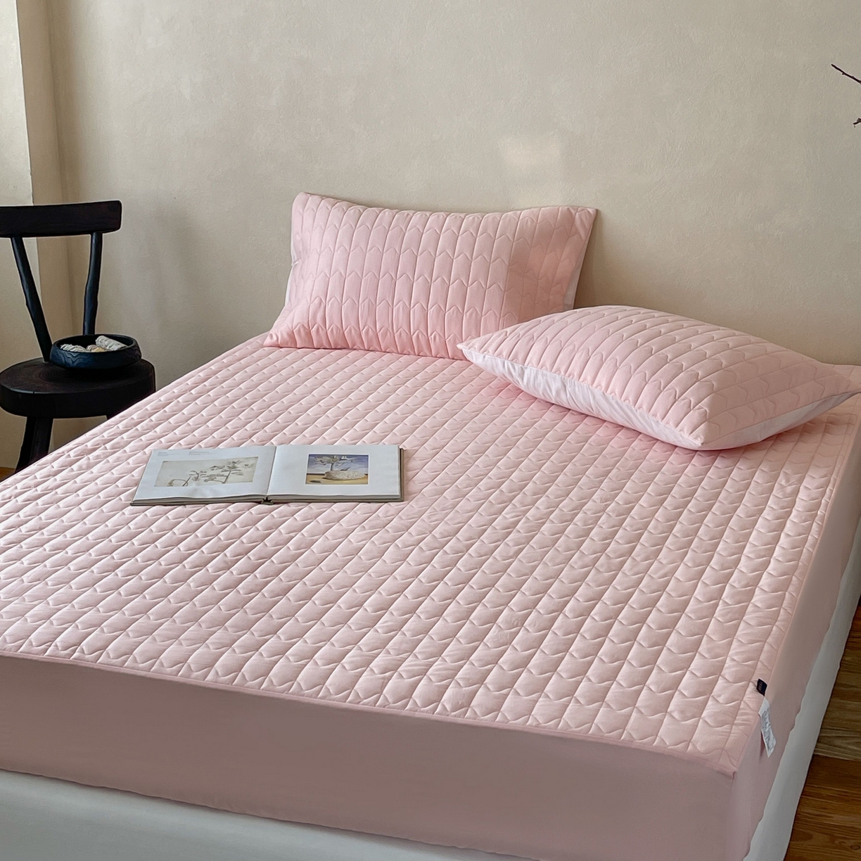 91家纺网 家纺一手货源 找家纺 三味舒屋 2025新款简约全棉纯棉夹棉床笠单床笠床笠单件-珍妮系列 珍妮粉