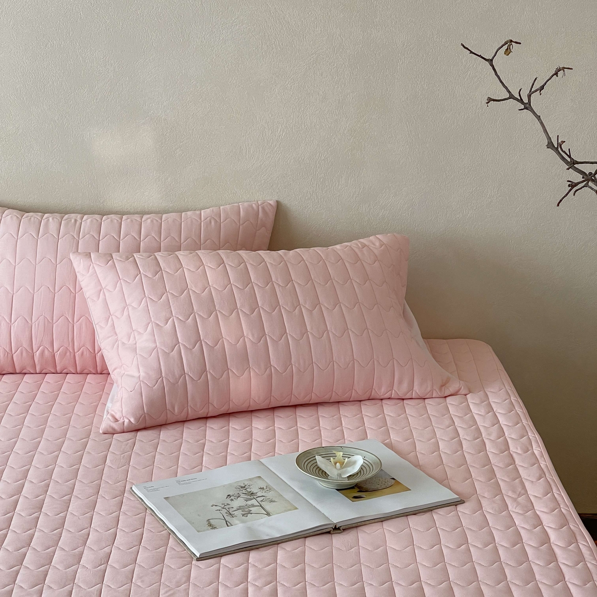 91家纺网 家纺一手货源 找家纺 三味舒屋 2025新款简约全棉纯棉夹棉床笠单床笠床笠单件-珍妮系列 珍妮粉