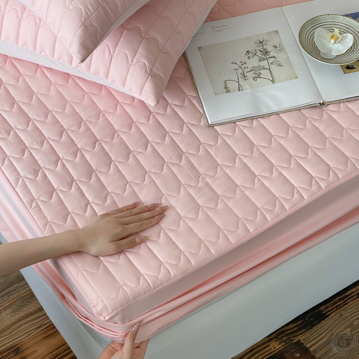 91家纺网 家纺一手货源 找家纺 三味舒屋 2025新款简约全棉纯棉夹棉床笠单床笠床笠单件-珍妮系列 珍妮粉