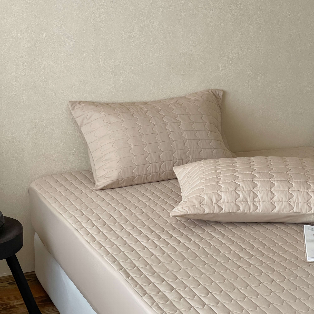 91家纺网 家纺一手货源 找家纺 三味舒屋 2025新款简约全棉纯棉夹棉床笠单床笠床笠单件-珍妮系列 珍妮咖