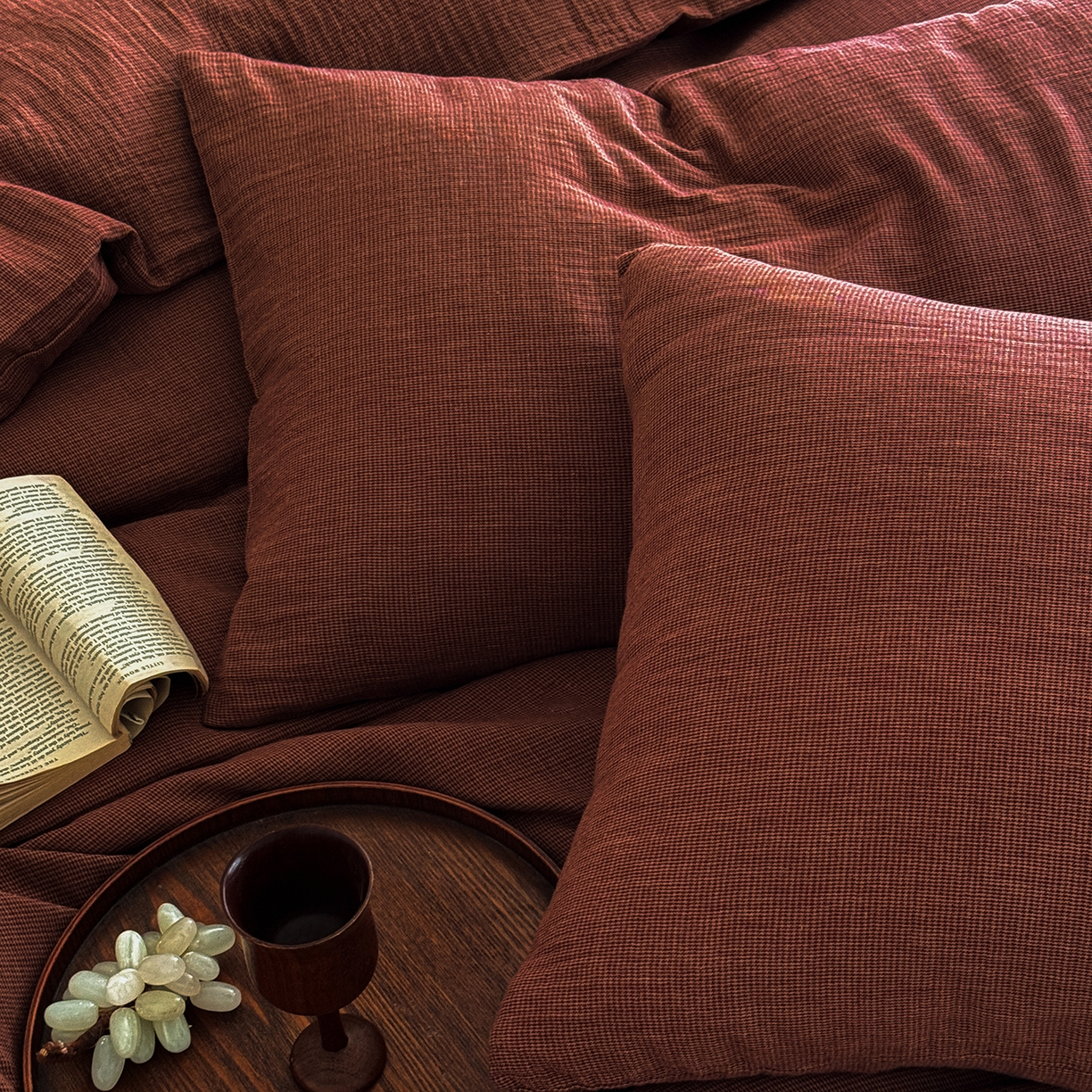 91家纺网 家纺一手货源 找家纺 爱丽丝 2025新款云感色织全棉双层纱四件套 红色