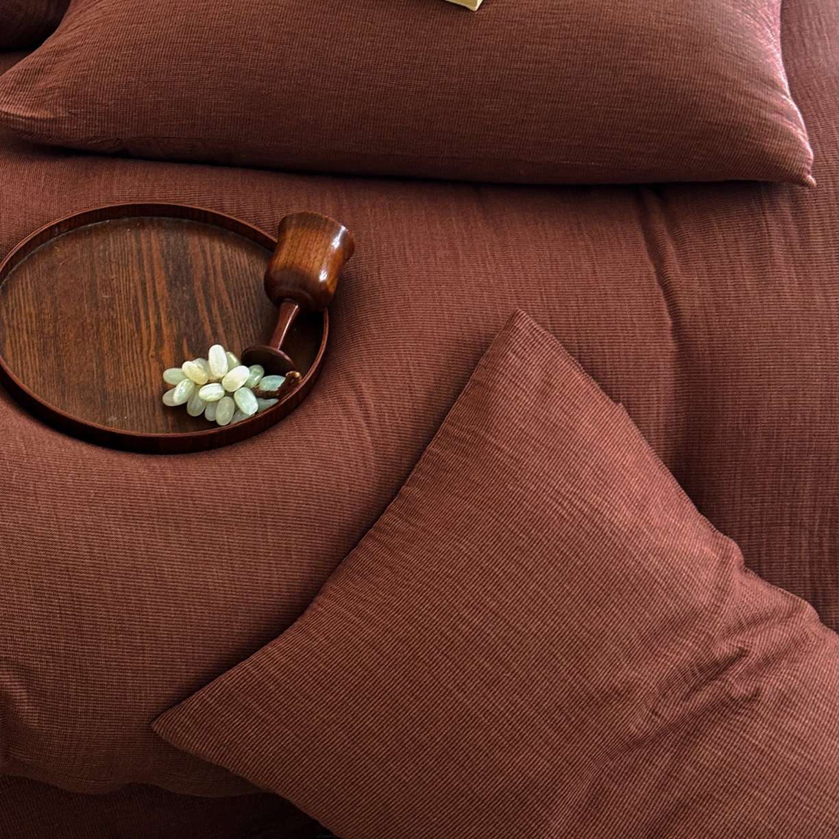 91家纺网 家纺一手货源 找家纺 爱丽丝 2025新款云感色织全棉双层纱四件套 红色