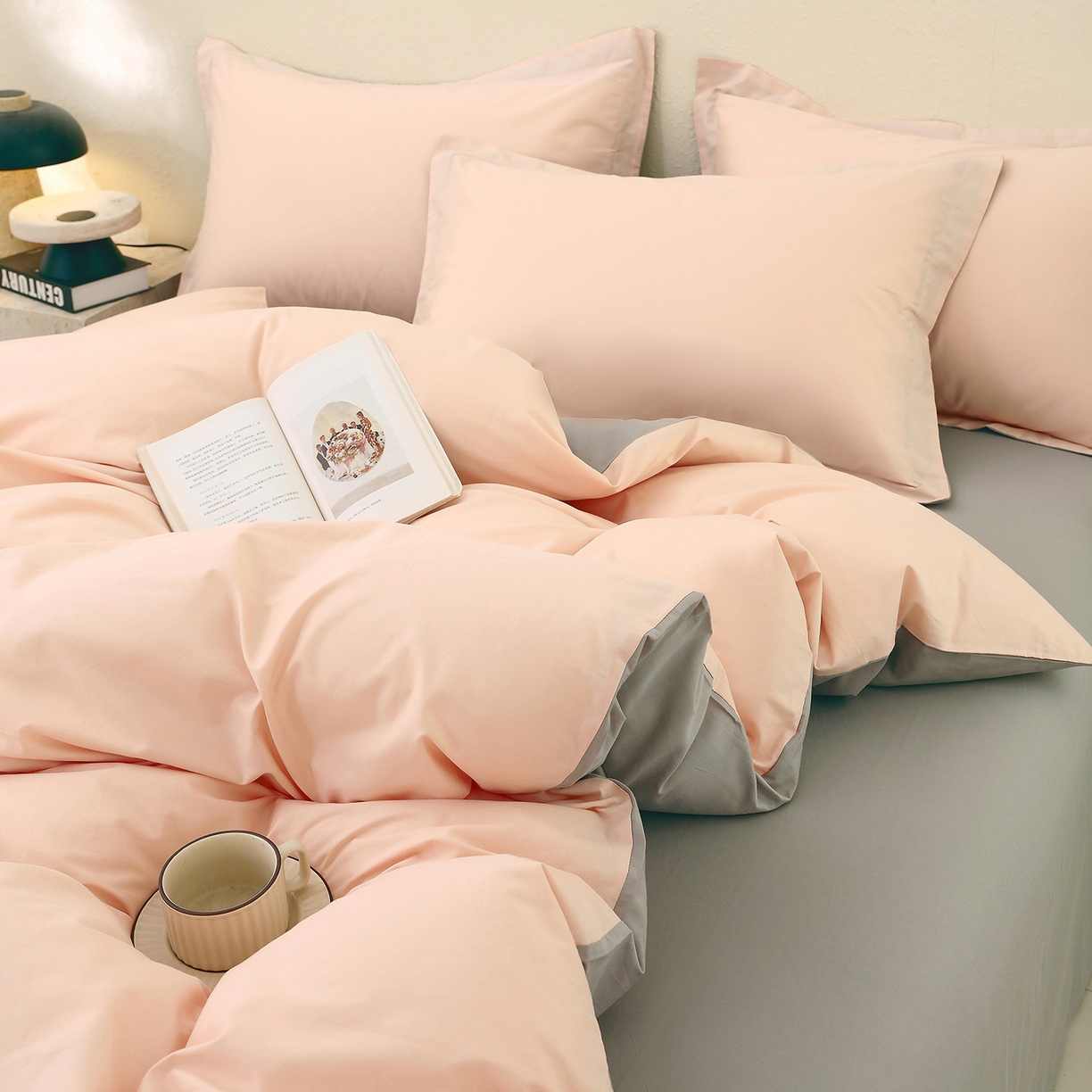 91家纺网 家纺一手货源 找家纺 小懒猪 2026新款13372A类双拼纯色全棉纯棉四件套 白桃粉-椰子灰