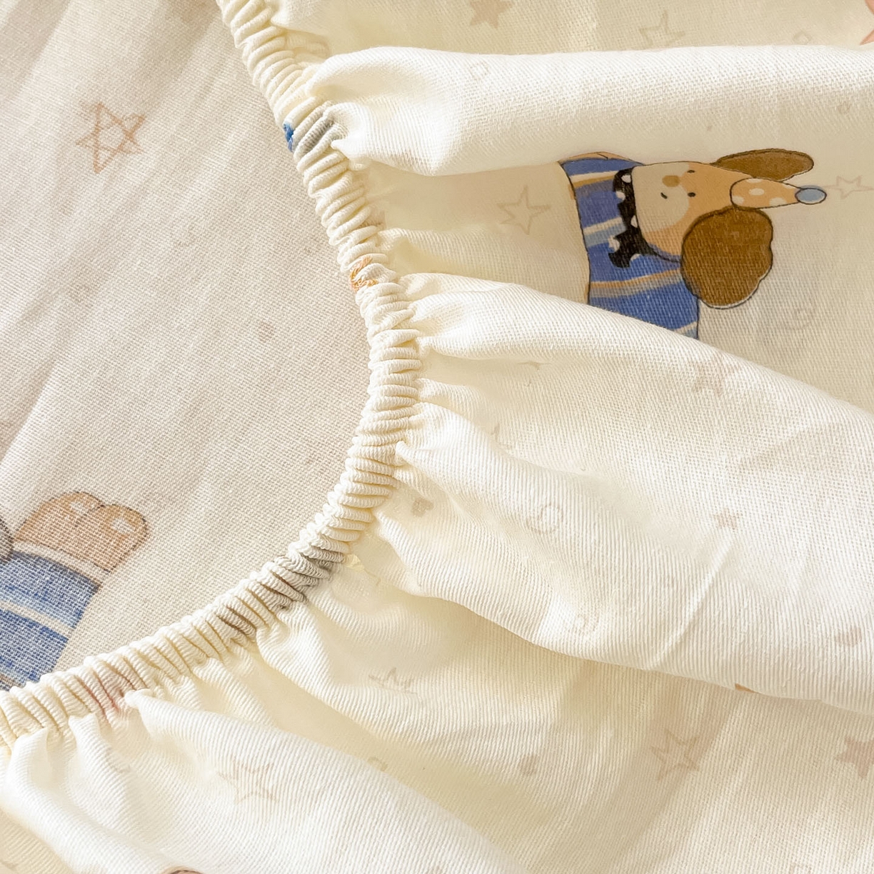 91家纺网 家纺一手货源 找家纺 莱通家纺 2026春夏新款全棉12868印花四件套单品系列-单床笠 魔法小柴