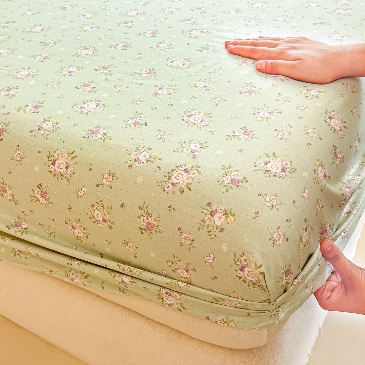 91家纺网 家纺一手货源 找家纺 莱通家纺 2026春夏新款全棉12868印花四件套单品系列-单床笠 浅夏雏菊