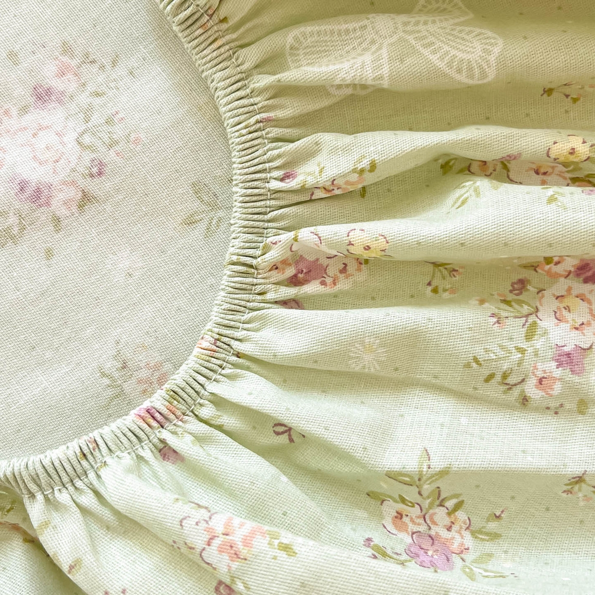 91家纺网 家纺一手货源 找家纺 莱通家纺 2026春夏新款全棉12868印花四件套单品系列-单床笠 浅夏雏菊