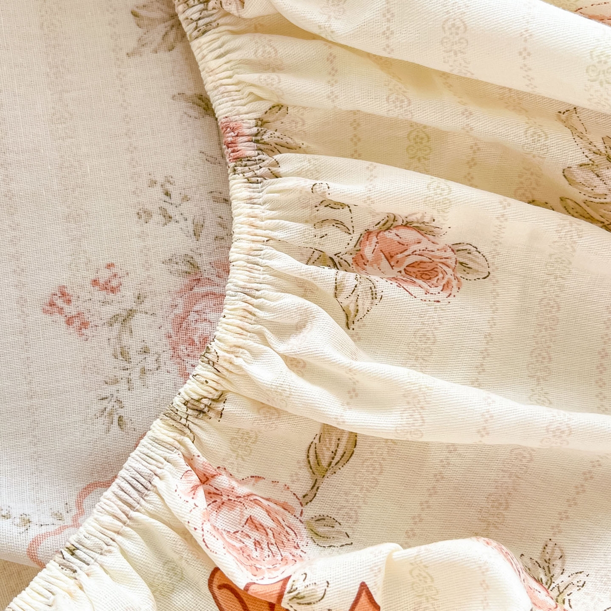 91家纺网 家纺一手货源 找家纺 莱通家纺 2026春夏新款全棉12868印花四件套单品系列-单床笠 蔷薇姑娘