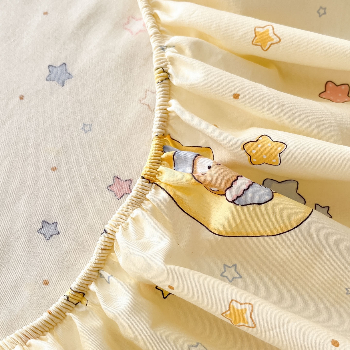 91家纺网 家纺一手货源 找家纺 莱通家纺 2026春夏新款全棉12868印花四件套单品系列-单床笠 睡梦熊