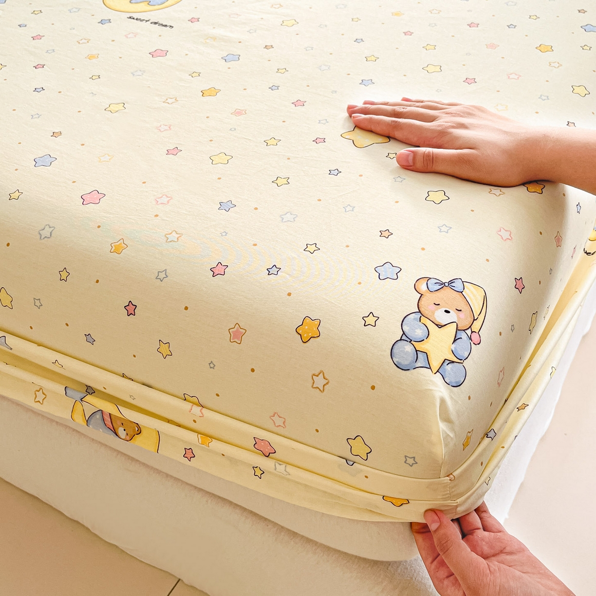 91家纺网 家纺一手货源 找家纺 莱通家纺 2026春夏新款全棉12868印花四件套单品系列-单床笠 睡梦熊