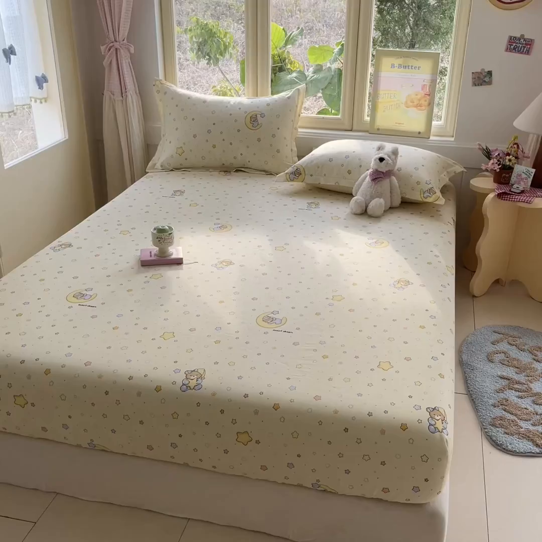 91家纺网 家纺一手货源 找家纺 莱通家纺 2026春夏新款全棉12868印花四件套单品系列-单床笠 睡梦熊