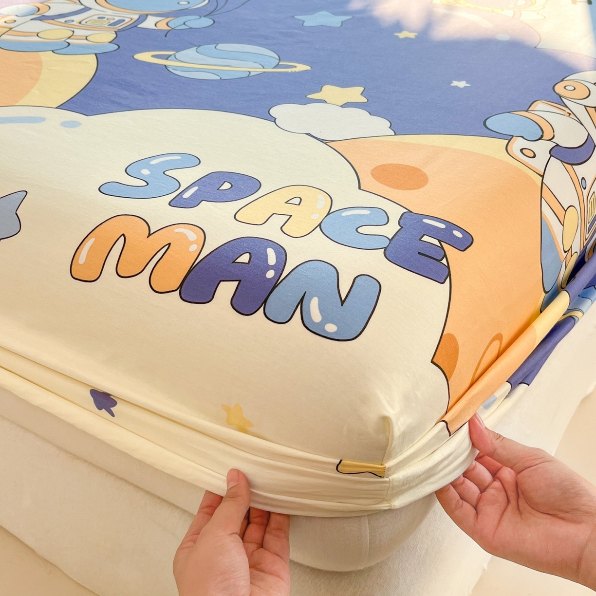 91家纺网 家纺一手货源 找家纺 莱通家纺 2026春夏新款全棉12868印花四件套单品系列-单床笠 太空梦乐园