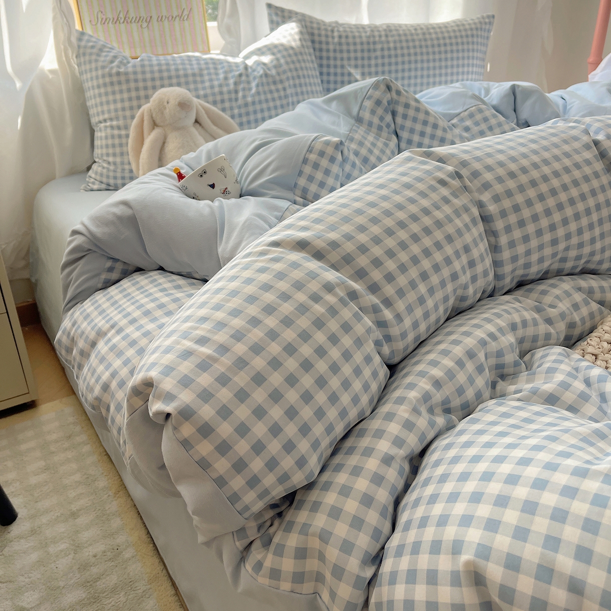 91家纺网 家纺一手货源 找家纺 沐芷 2026 A类105g水洗棉四件套超柔手感床上宿舍三件套床单被套 浅蓝格