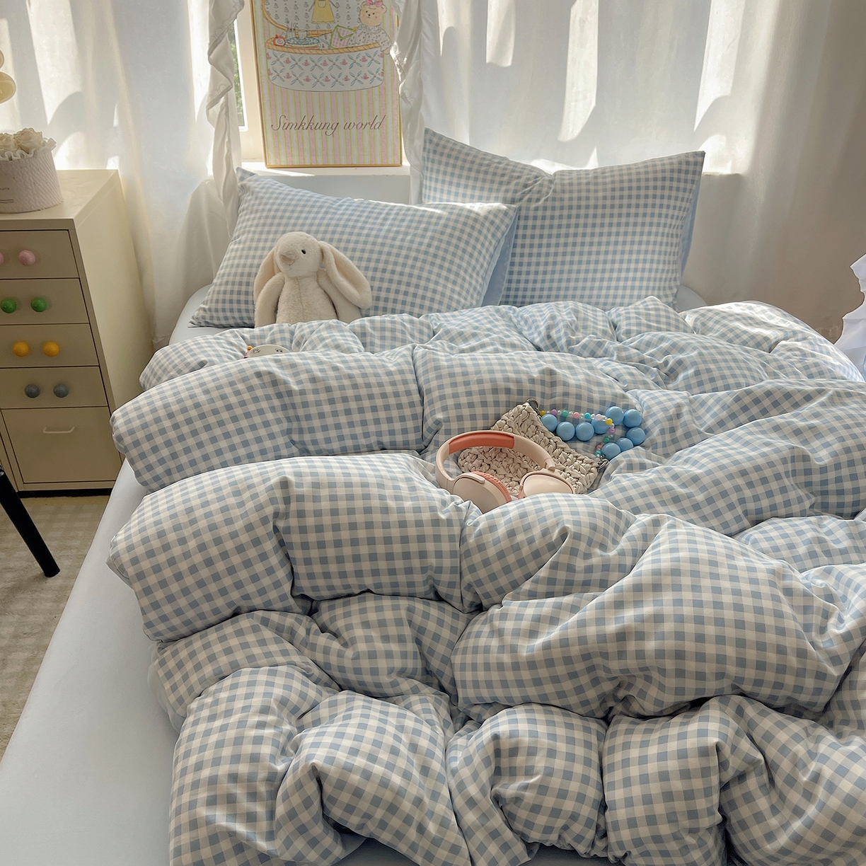 91家纺网 家纺一手货源 找家纺 沐芷 2026 A类105g水洗棉四件套超柔手感床上宿舍三件套床单被套 浅蓝格