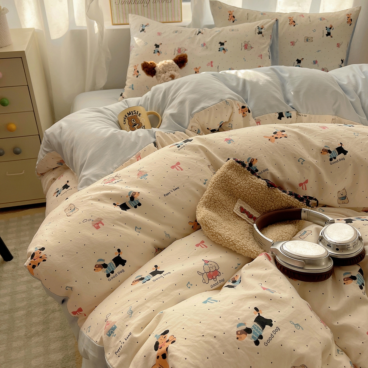 91家纺网 家纺一手货源 找家纺 沐芷 2026 A类105g水洗棉四件套超柔手感床上宿舍三件套床单被套 波点狗