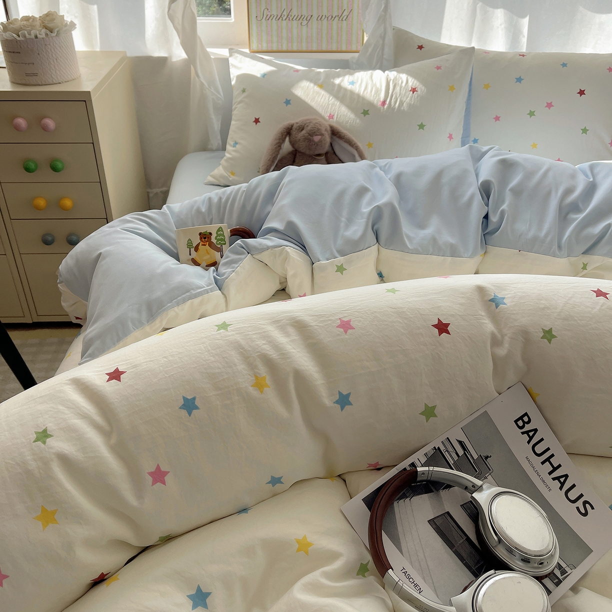 91家纺网 家纺一手货源 找家纺 沐芷 2026 A类105g水洗棉四件套超柔手感床上宿舍三件套床单被套 彩色星星