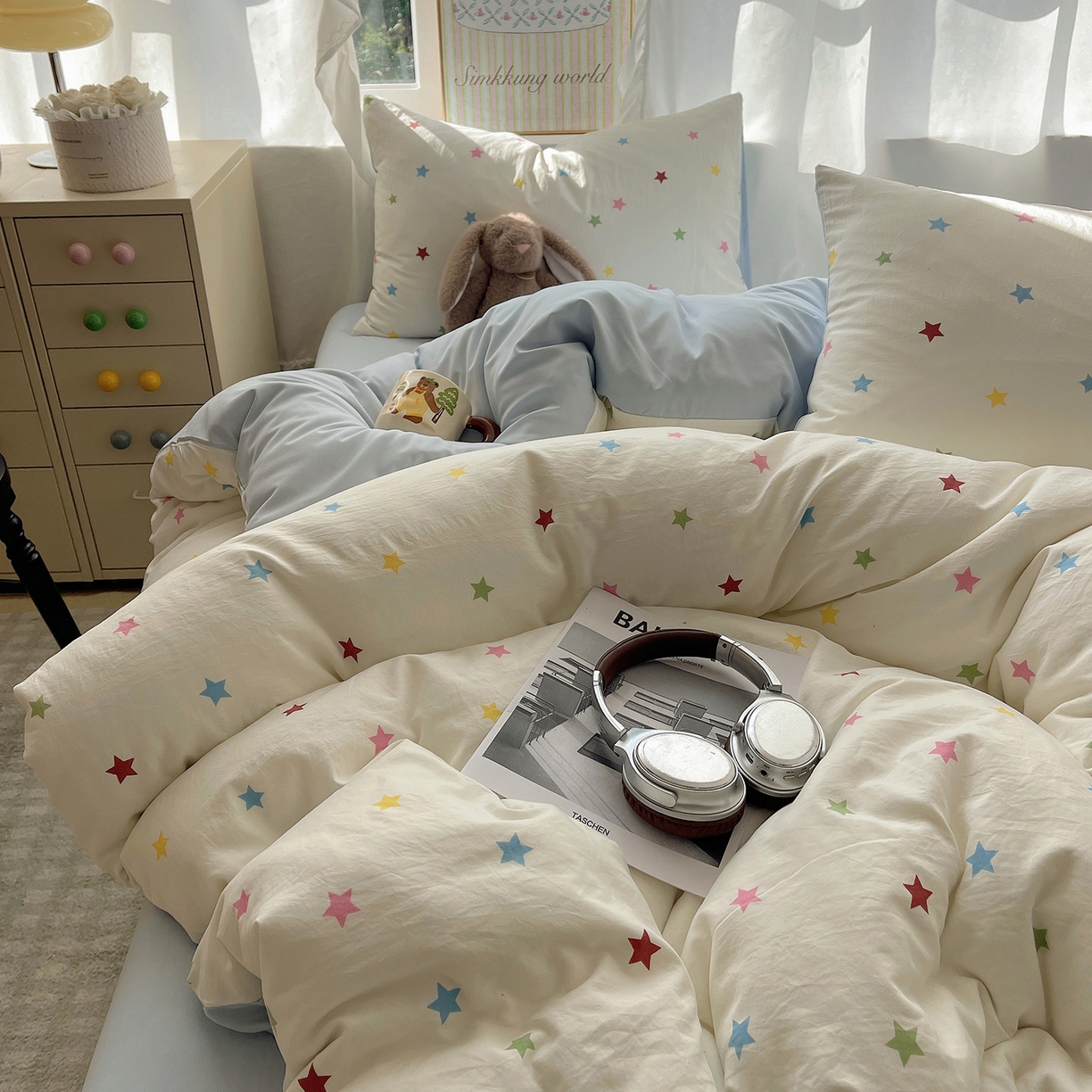 91家纺网 家纺一手货源 找家纺 沐芷 2026 A类105g水洗棉四件套超柔手感床上宿舍三件套床单被套 彩色星星