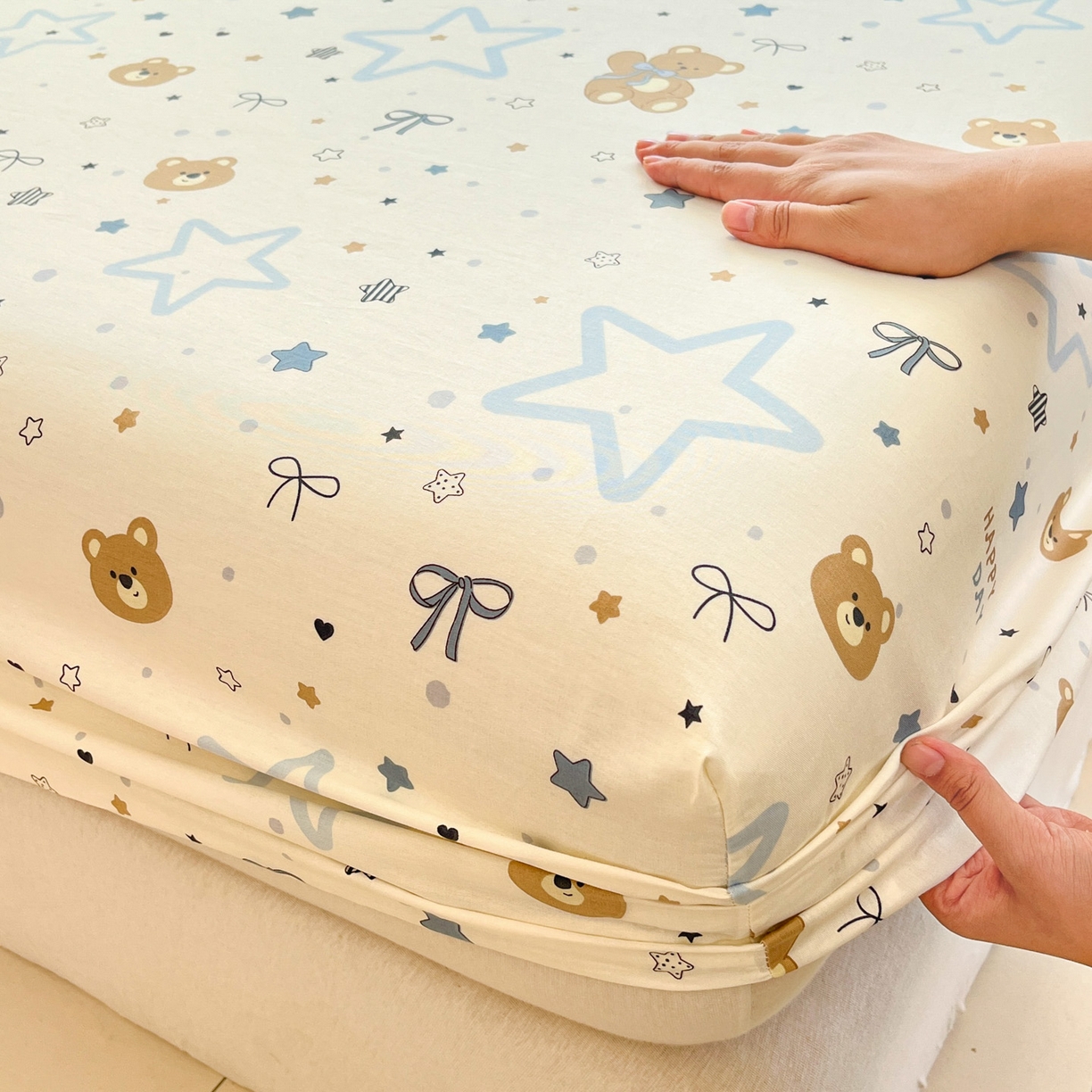 91家纺网 家纺一手货源 找家纺 莱通家纺 2026春夏新款全棉12868印花四件套单品系列-单床笠 小熊天文馆