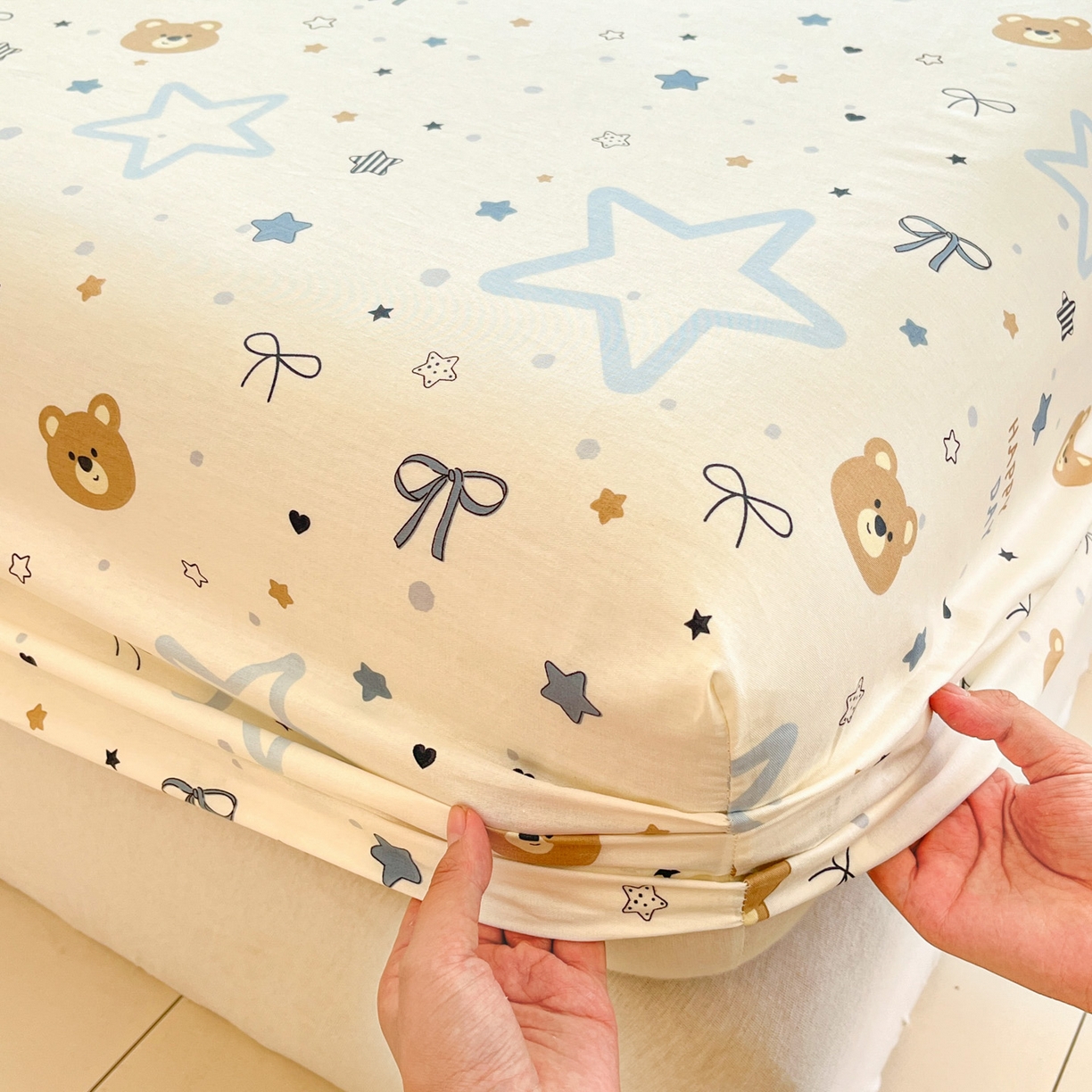 91家纺网 家纺一手货源 找家纺 莱通家纺 2026春夏新款全棉12868印花四件套单品系列-单床笠 小熊天文馆