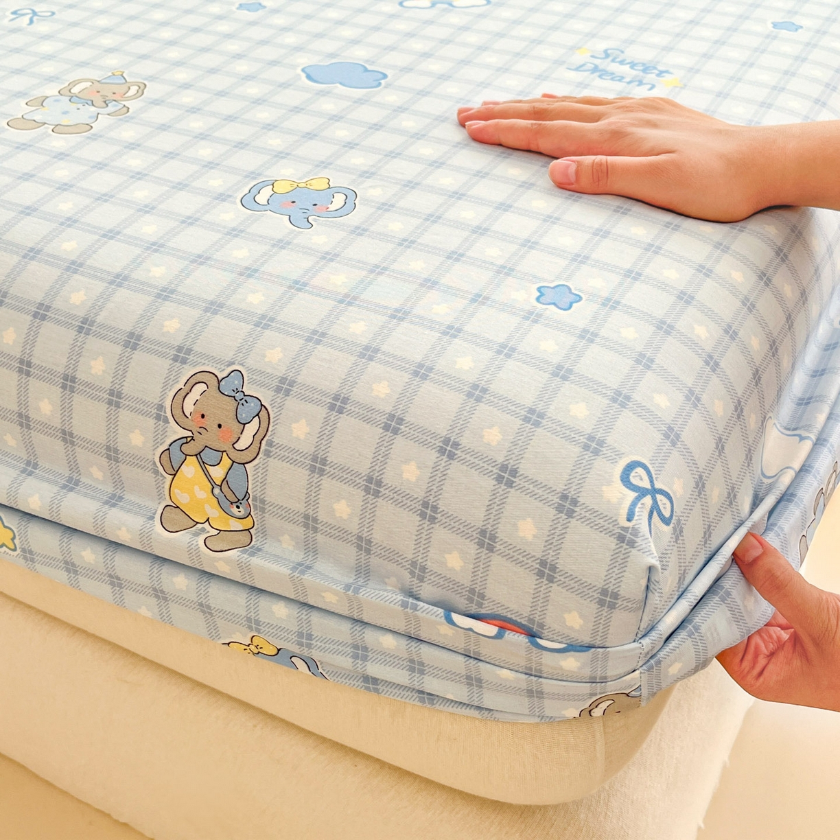 91家纺网 家纺一手货源 找家纺 莱通家纺 2026春夏新款全棉12868印花四件套单品系列-单床笠 云朵象宝