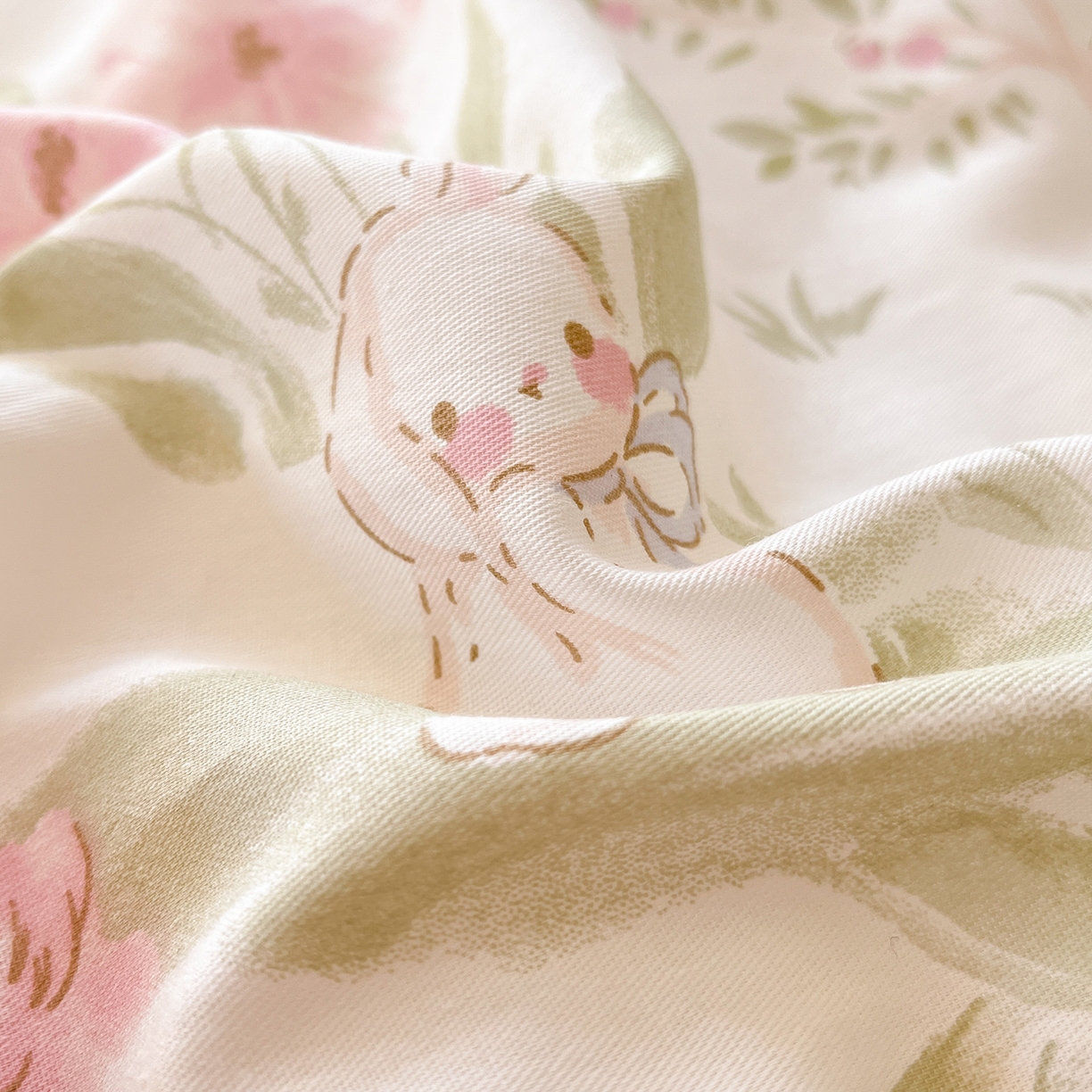 91家纺网 家纺一手货源 找家纺 花梦欣 2026新款全棉纯棉印花花卉款四件套 花仙兔兔