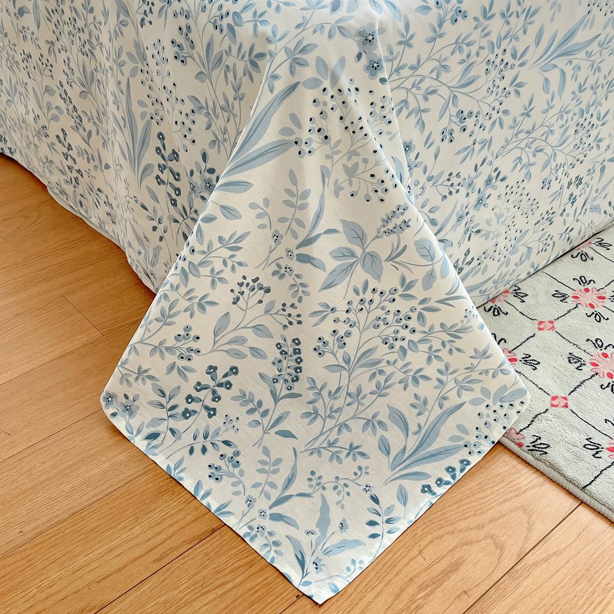 91家纺网 家纺一手货源 找家纺 花梦欣 2026新款全棉纯棉印花花卉款四件套 蓝沫