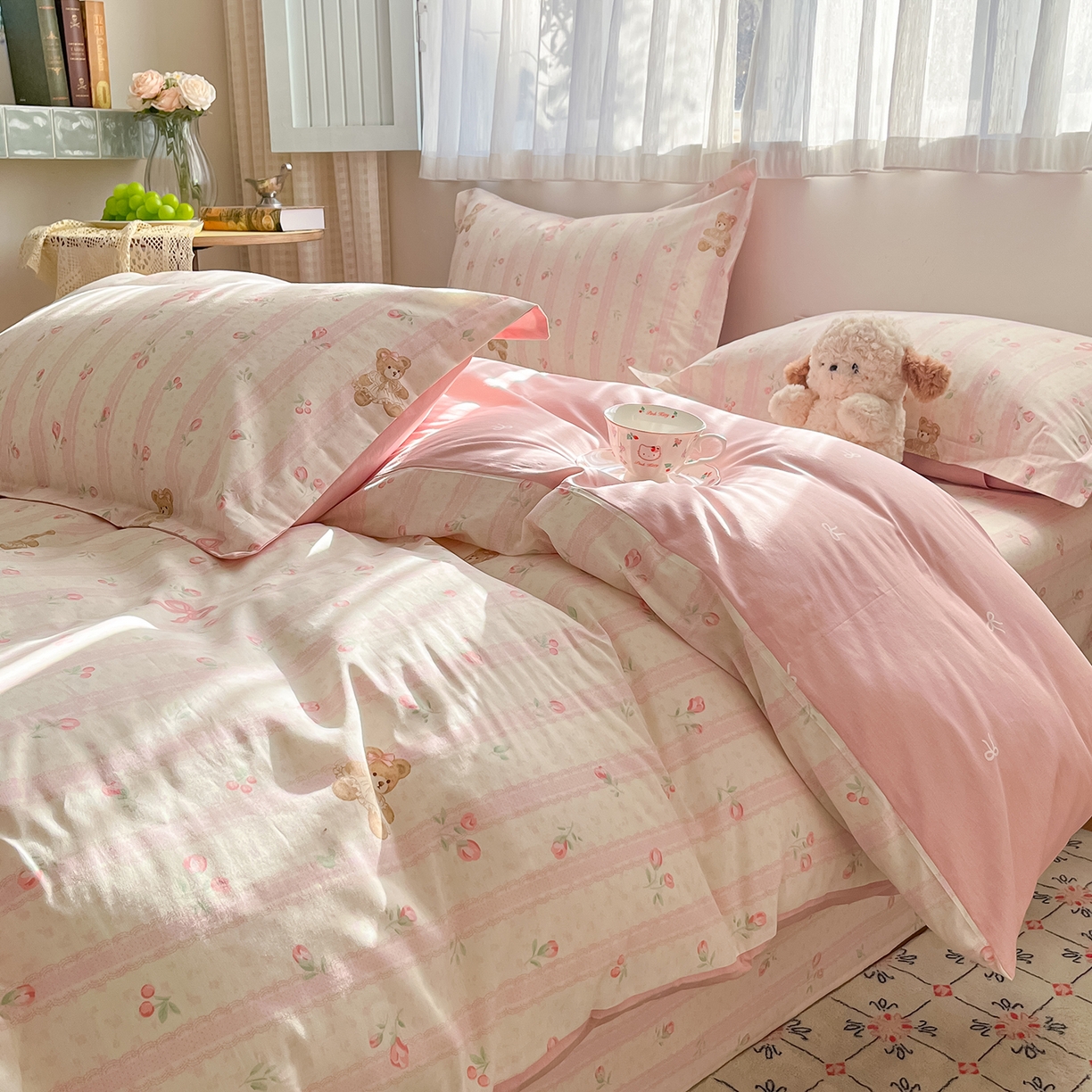 91家纺网 家纺一手货源 找家纺 花梦欣 2026新款全棉纯棉印花花卉款四件套 温柔花朵熊