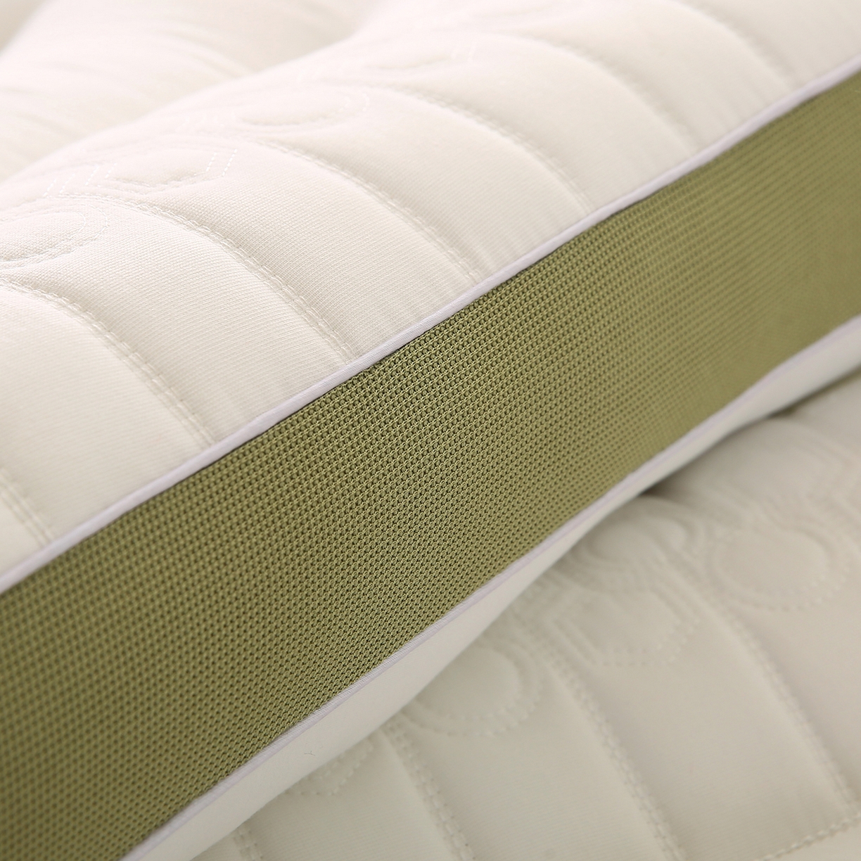 91家纺网 家纺一手货源 找家纺 永乐枕芯 2025新款英文刺绣按摩枕枕头枕芯 英文刺绣按摩枕-绿色