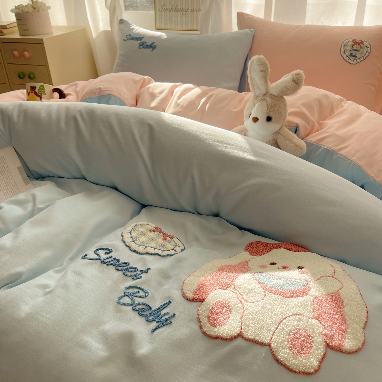 91家纺网 家纺一手货源 找家纺 （总）韩都家居 2026春夏新款卡通云朵棉毛巾绣四件套-系列一