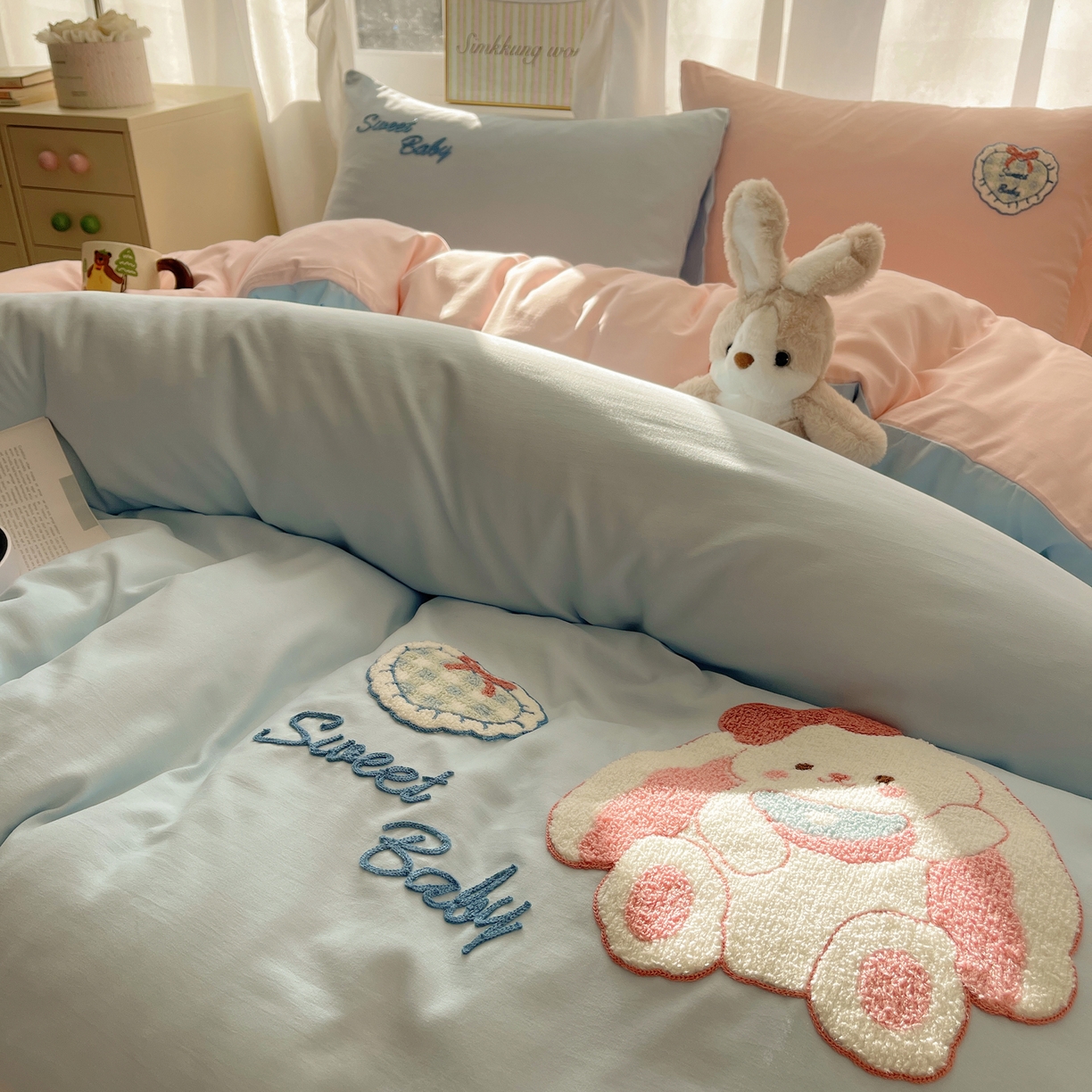 91家纺网 家纺一手货源 找家纺 （总）韩都家居 2026春夏新款卡通云朵棉毛巾绣四件套-系列一