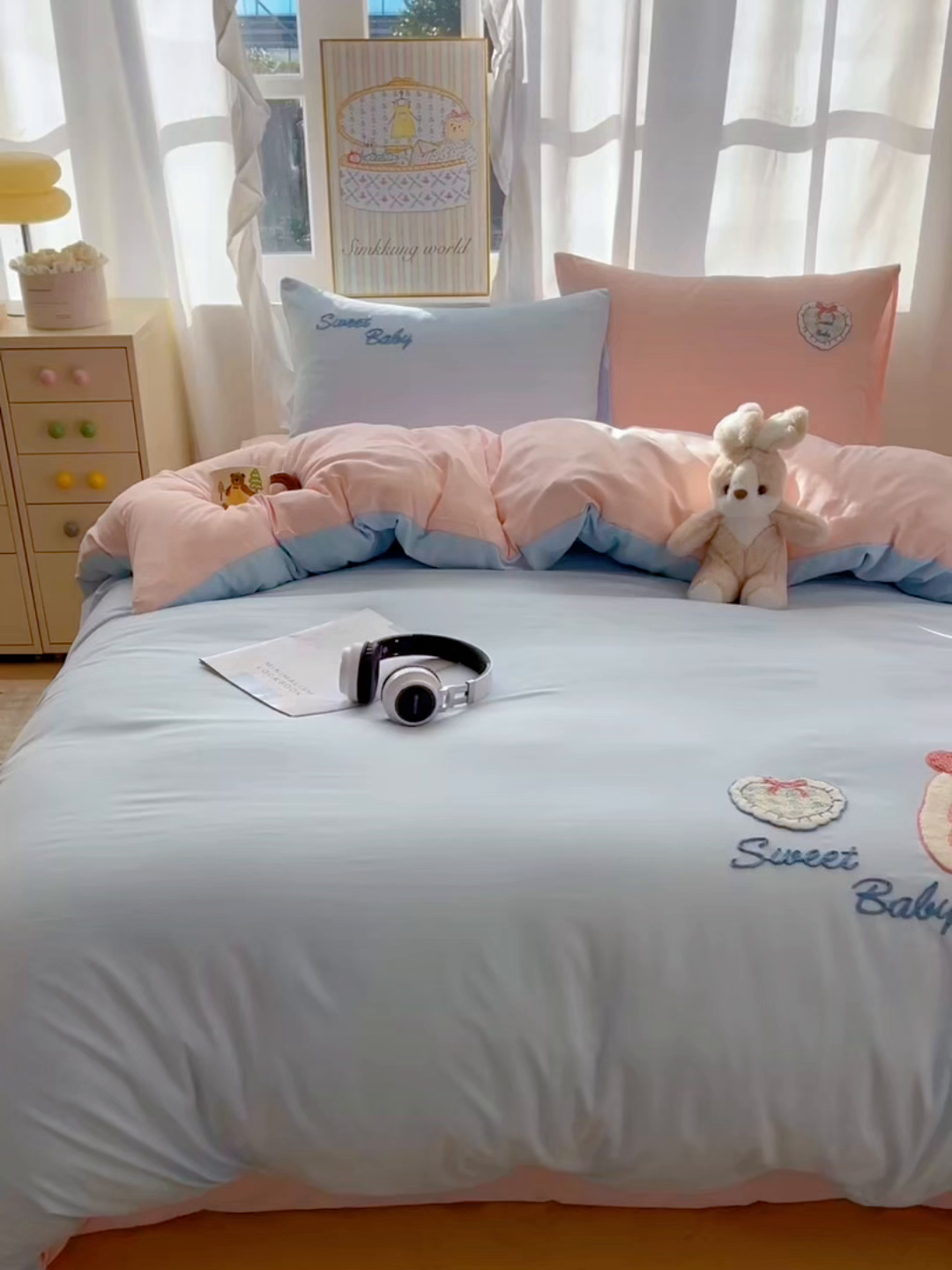 91家纺网 家纺一手货源 找家纺 韩都家居 2026春夏新款卡通云朵棉毛巾绣四件套-系列一 爱心小兔