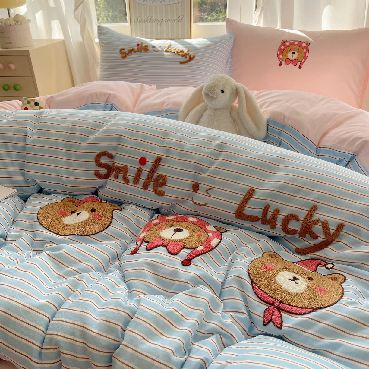 91家纺网 家纺一手货源 找家纺 韩都家居 2026春夏新款卡通云朵棉毛巾绣四件套-系列一 三只熊