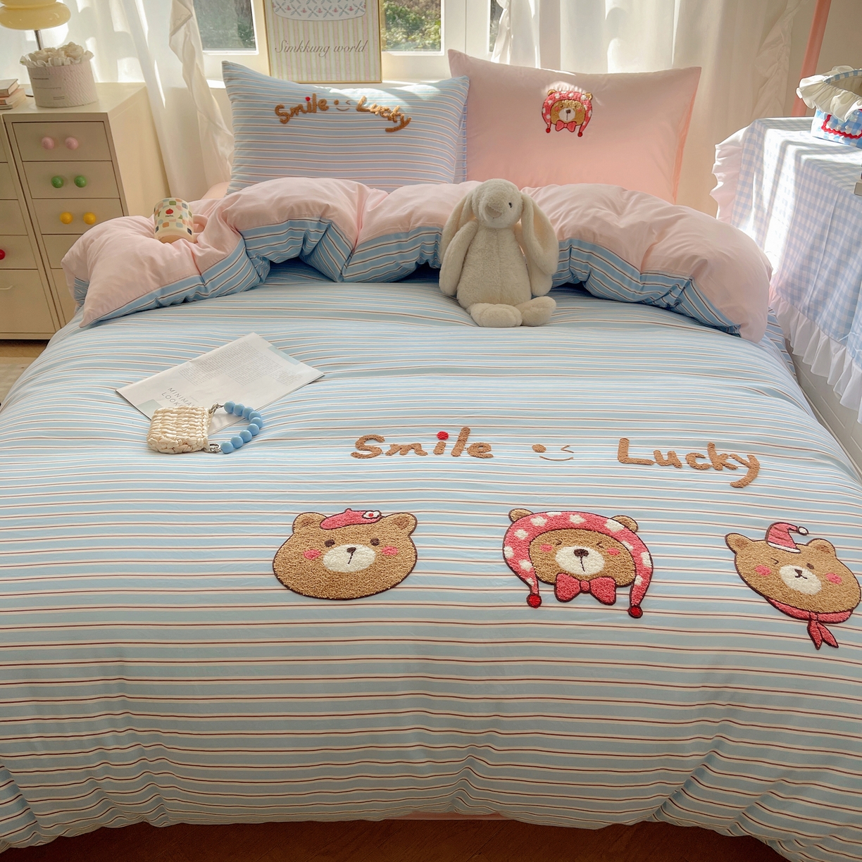 91家纺网 家纺一手货源 找家纺 韩都家居 2026春夏新款卡通云朵棉毛巾绣四件套-系列一 三只熊