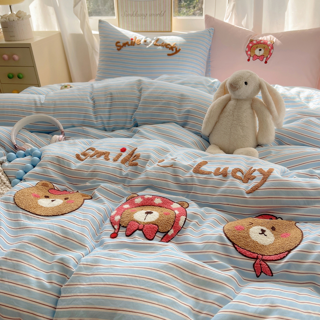 91家纺网 家纺一手货源 找家纺 韩都家居 2026春夏新款卡通云朵棉毛巾绣四件套-系列一 三只熊