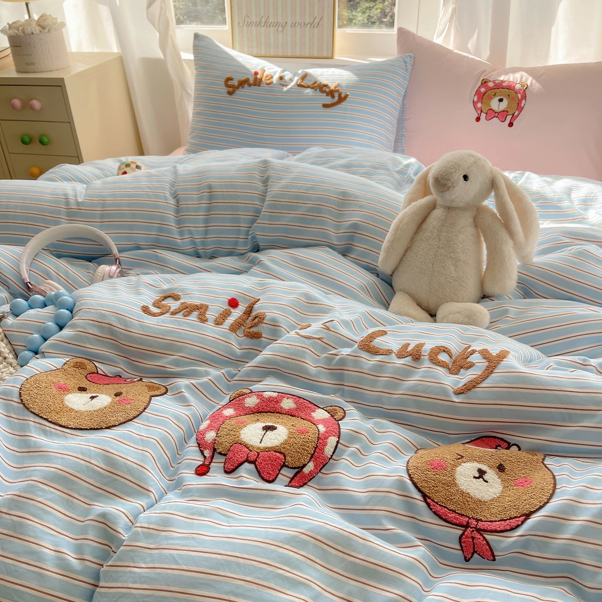 91家纺网 家纺一手货源 找家纺 韩都家居 2026春夏新款卡通云朵棉毛巾绣四件套-系列一 三只熊