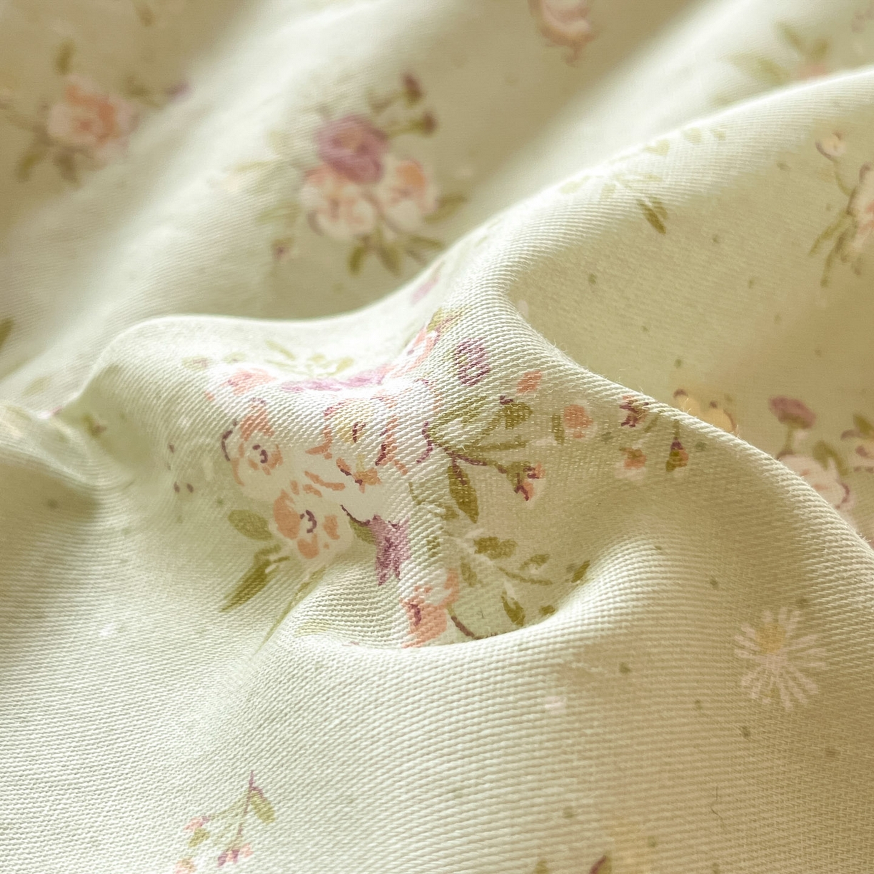 91家纺网 家纺一手货源 找家纺 莱通家纺 2026春夏新款全棉12868印花四件套单品系列-单被套 浅夏雏菊