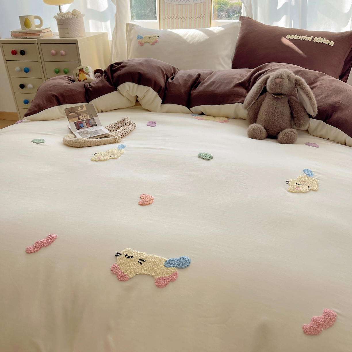 91家纺网 家纺一手货源 找家纺 韩都家居 2026春夏新款卡通云朵棉毛巾绣四件套-系列一 顽皮猫