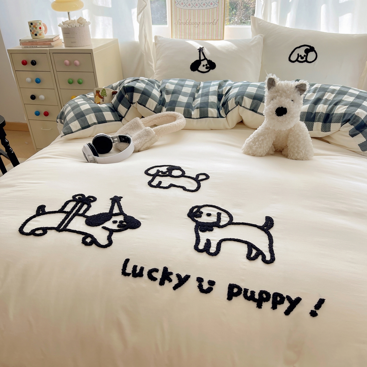 91家纺网 家纺一手货源 找家纺 韩都家居 2026春夏新款卡通云朵棉毛巾绣四件套-系列一 线条狗