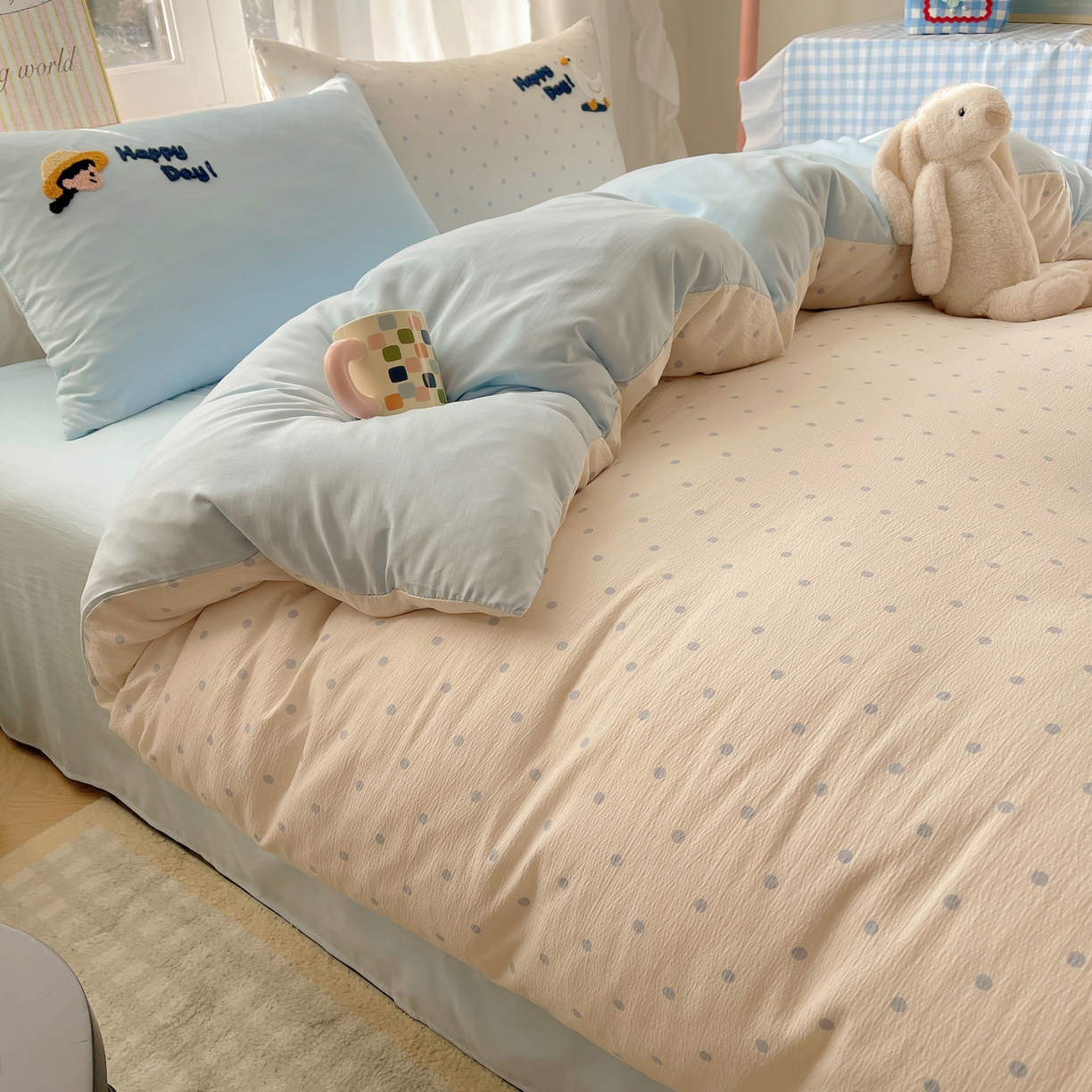 91家纺网 家纺一手货源 找家纺 韩都家居 2026春夏新款卡通云朵棉毛巾绣四件套-系列一 小女孩