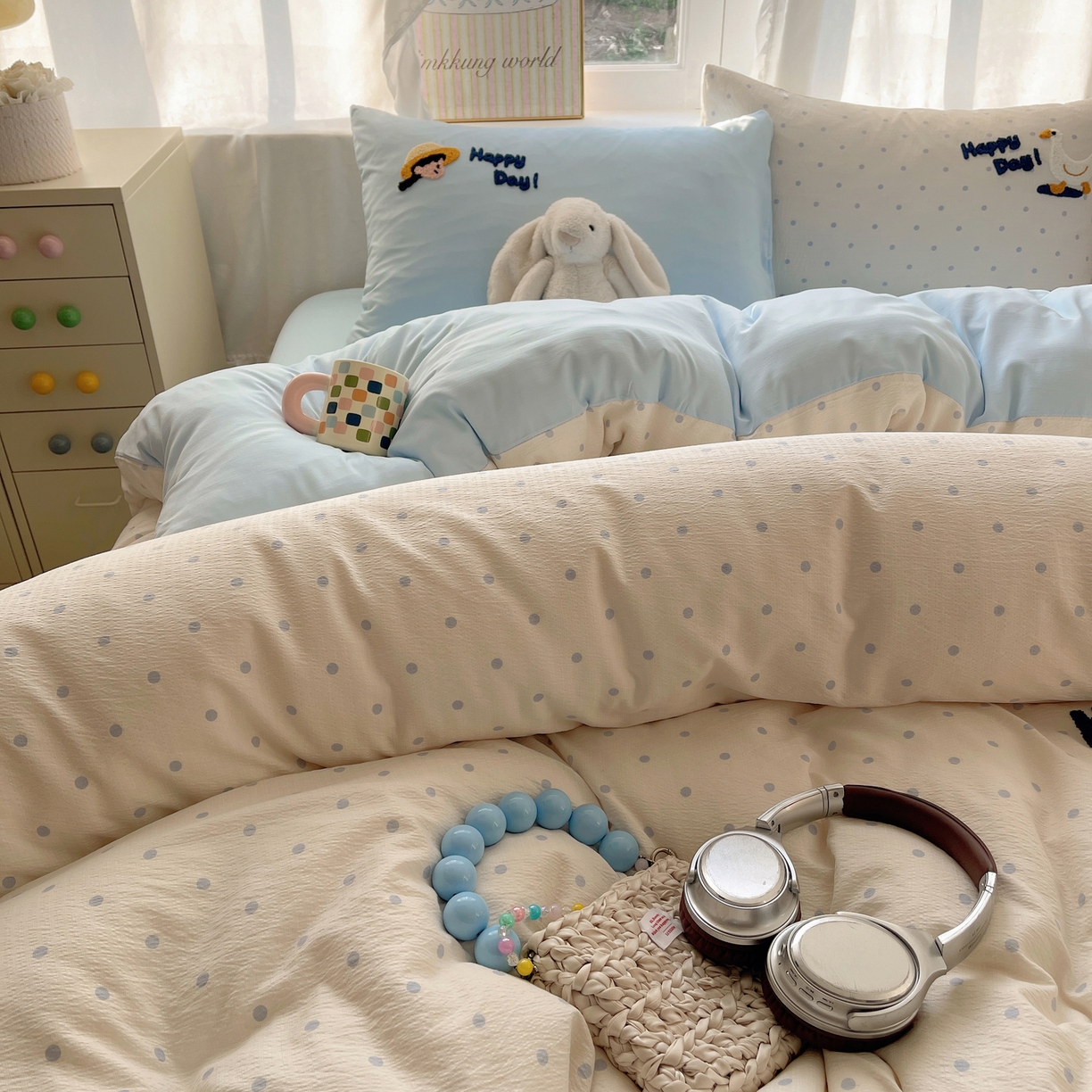 91家纺网 家纺一手货源 找家纺 韩都家居 2026春夏新款卡通云朵棉毛巾绣四件套-系列一 小女孩