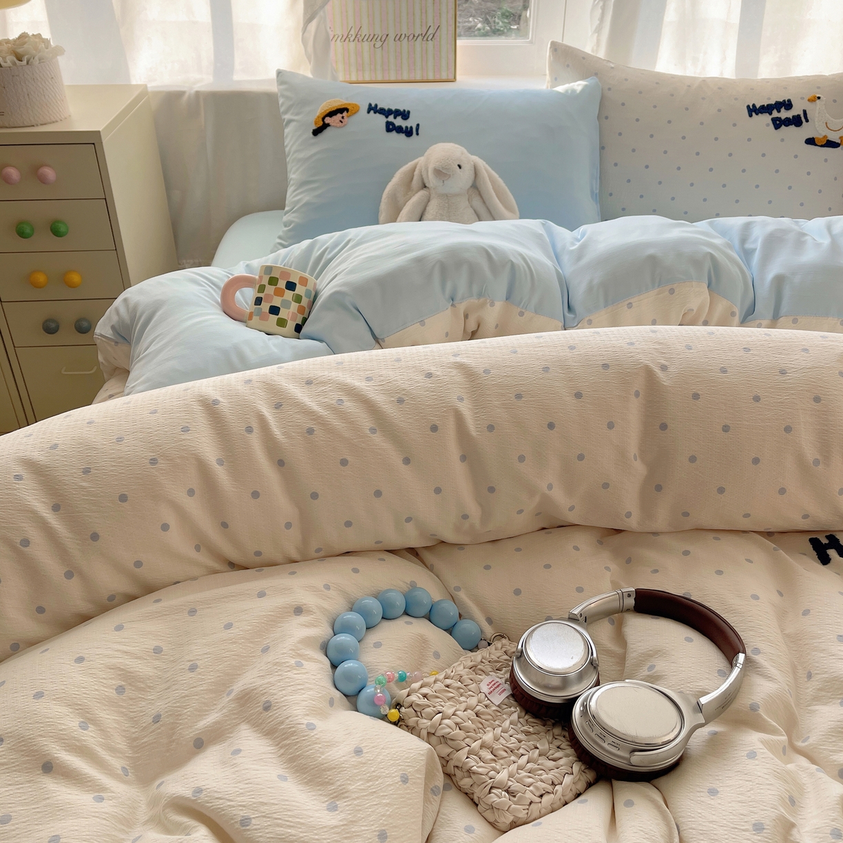 91家纺网 家纺一手货源 找家纺 韩都家居 2026春夏新款卡通云朵棉毛巾绣四件套-系列一 小女孩