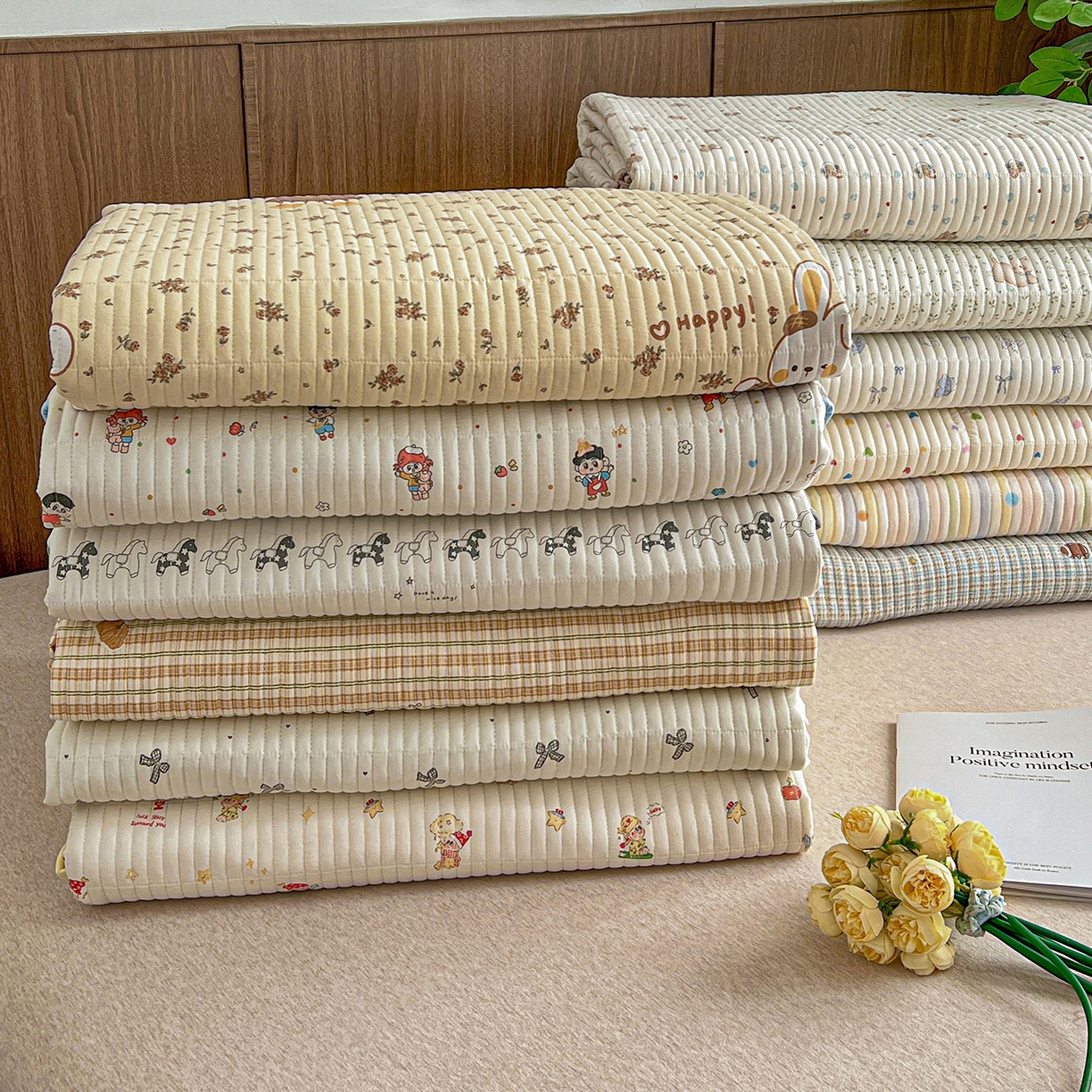 91家纺网 家纺一手货源 找家纺 （总）一比一家纺 2026新款亲肤舒适仿棉印花床盖四件套,组合图仅供展示不可下单,豹纹喵咖,蛋糕派,灰小格,马戏团,萌萌兔,梦幻灰,梦幻紫,南瓜季,泡芙小象,皮皮狗,奇奇,圣诞夜,甜心喵,童趣,五彩斑斓,小木马,小时光,小熊头,鱼多多,逐梦