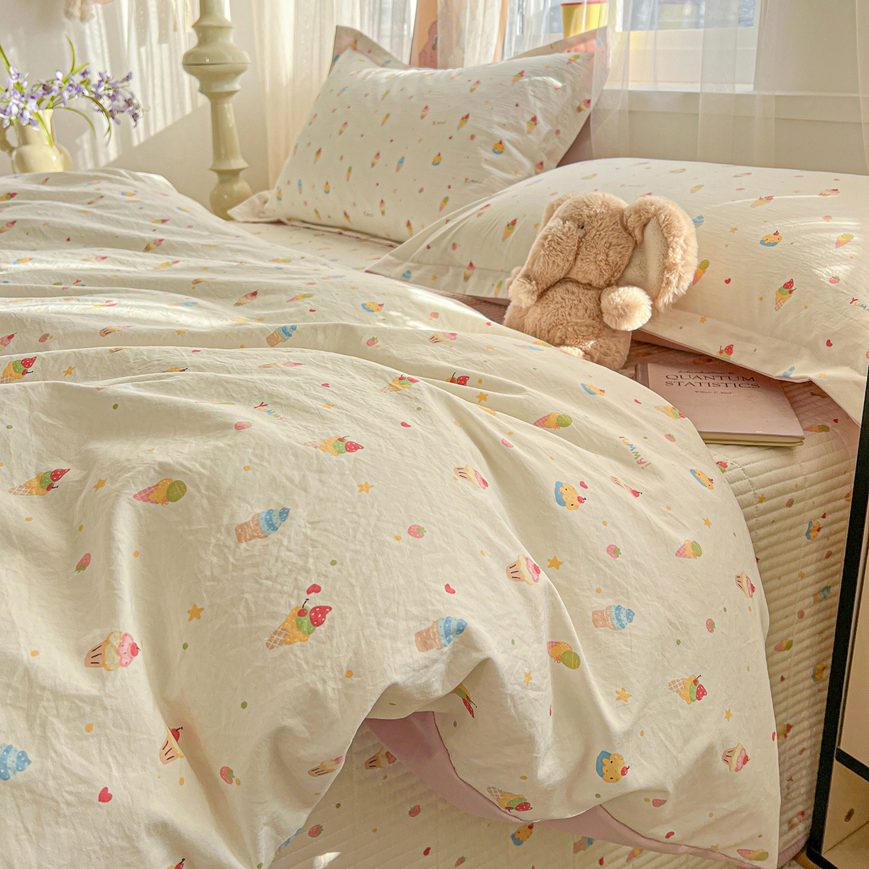 91家纺网 家纺一手货源 找家纺 一比一家纺 2026新款亲肤舒适仿棉印花床盖四件套 蛋糕派